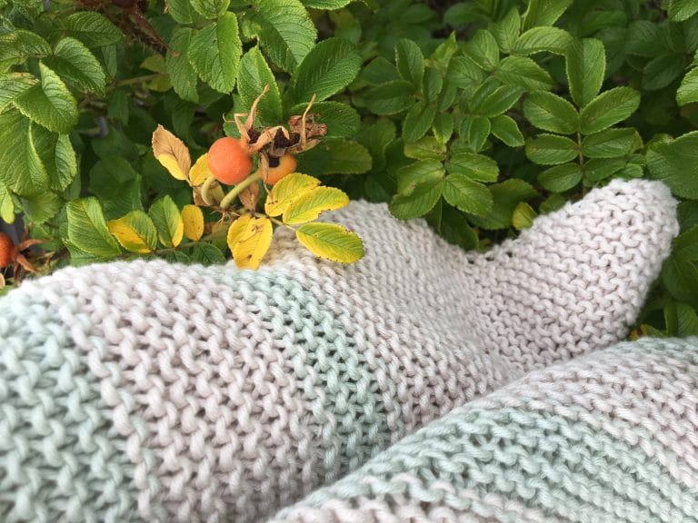 Gestricktes Dreieckstuch für Kinder