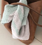 Gestricktes Dreieckstuch für Kinder