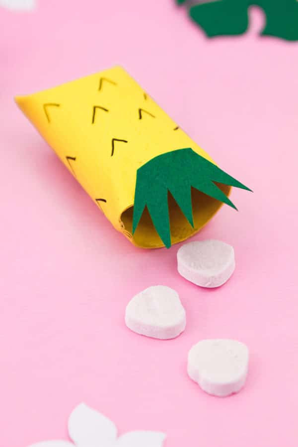 DIY Ananas Geschenkbox aus Papprollen basteln