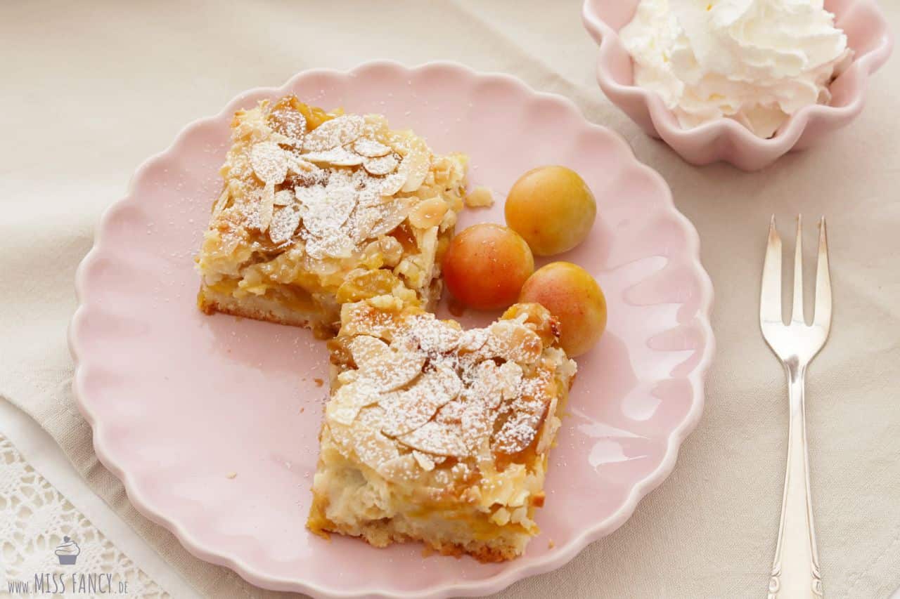Mirabellenkuchen mit Mandelstückchen