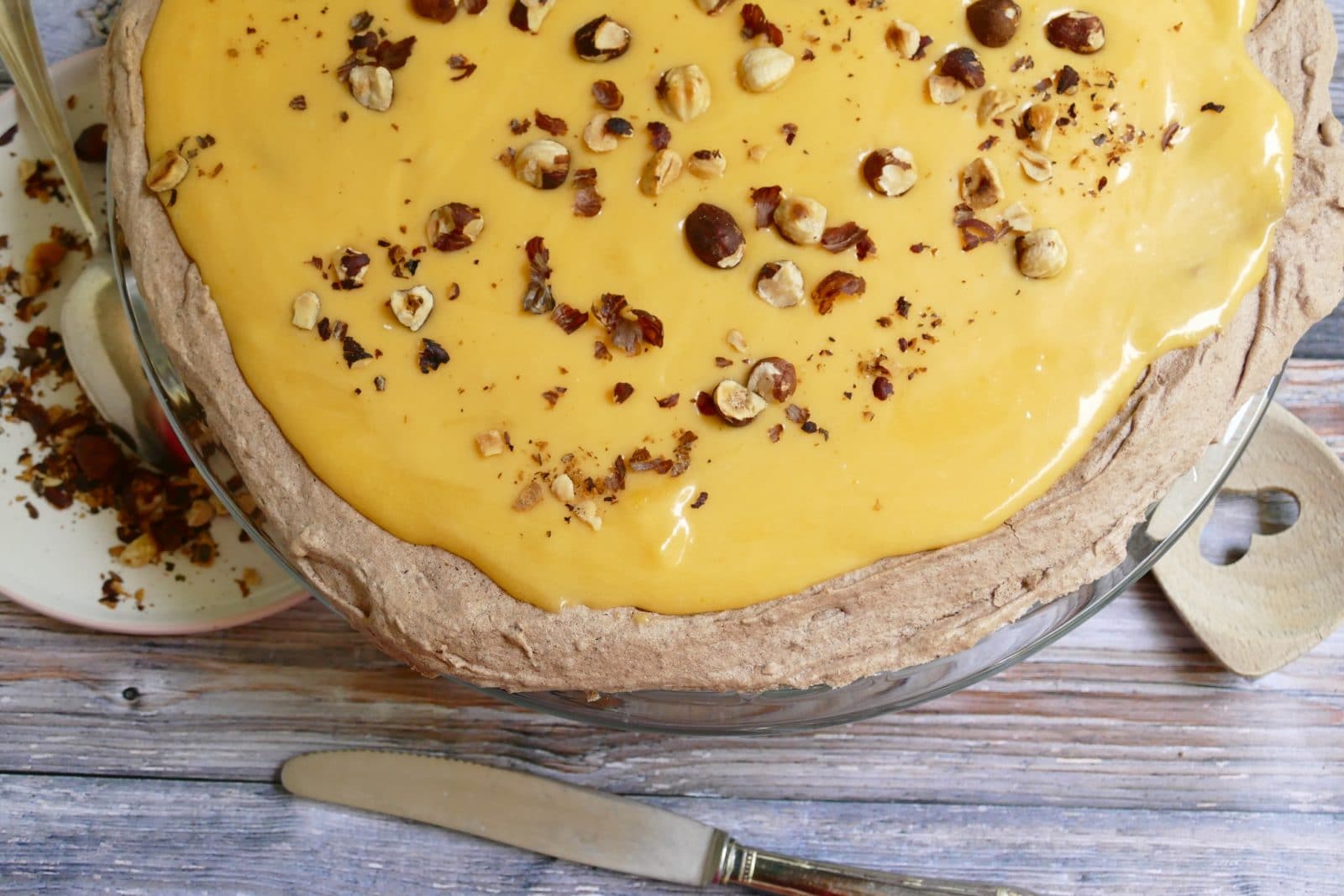 Schwedische Värmlandstorte mit Haselnussbaiser und Puddingcreme – Recept på Värmlandstårta