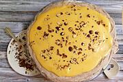 Schwedische Värmlandstorte mit Haselnussbaiser und Puddingcreme – Recept på Värmlandstårta