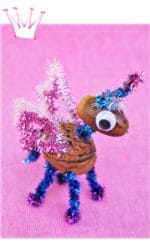 Bastle ein süsses Glitzer-Einhorn aus Nüssen und Pfeifenputzern/Chenilledraht
