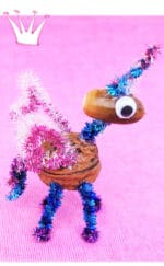 Bastle ein süsses Glitzer-Einhorn aus Nüssen und Pfeifenputzern/Chenilledraht