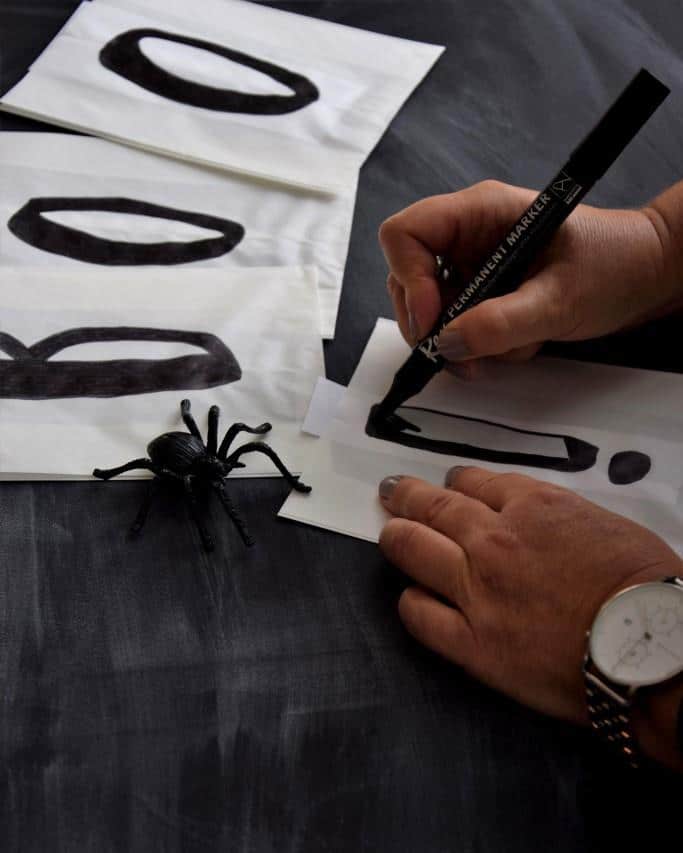 BOO! Halloween-Windlichter aus Brottüten / gruselig schnelles DIY