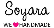Soyara Logo mit handgeschriebener Schrift und Herzsymbol, repräsentiert kreative Handwerkskunst und nachhaltige Produktion bei HANDMADE Kultur.