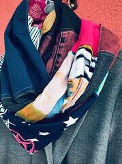 Loop aus Jeans- und Stoffresten