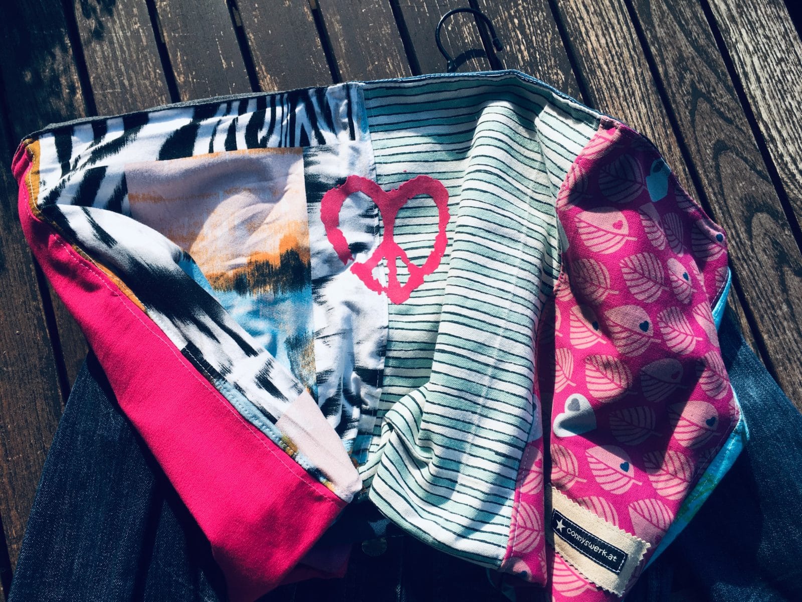Loop aus Jeans- und Stoffresten