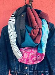 Loop aus Jeans- und Stoffresten