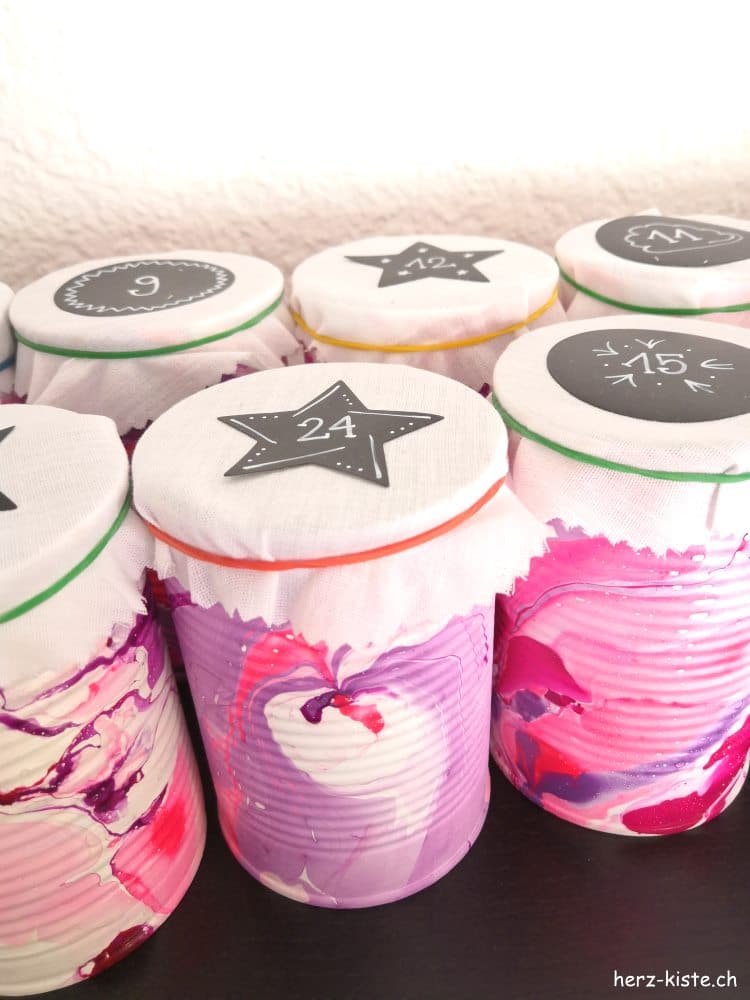 DIY Adventskalender mit marmorierten Büchsen