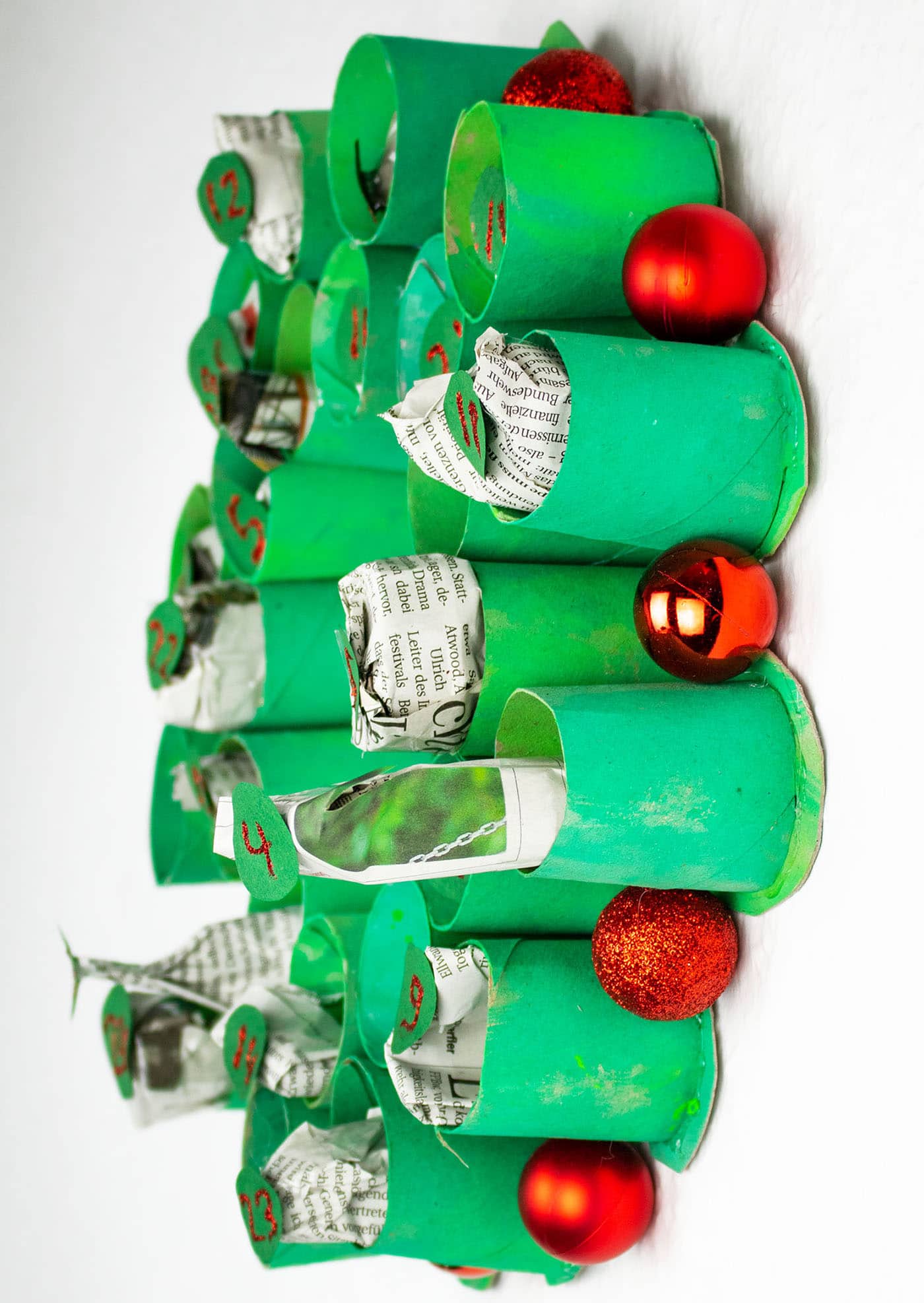 Upcycling Adventskalender aus Toilettenpapierrollen