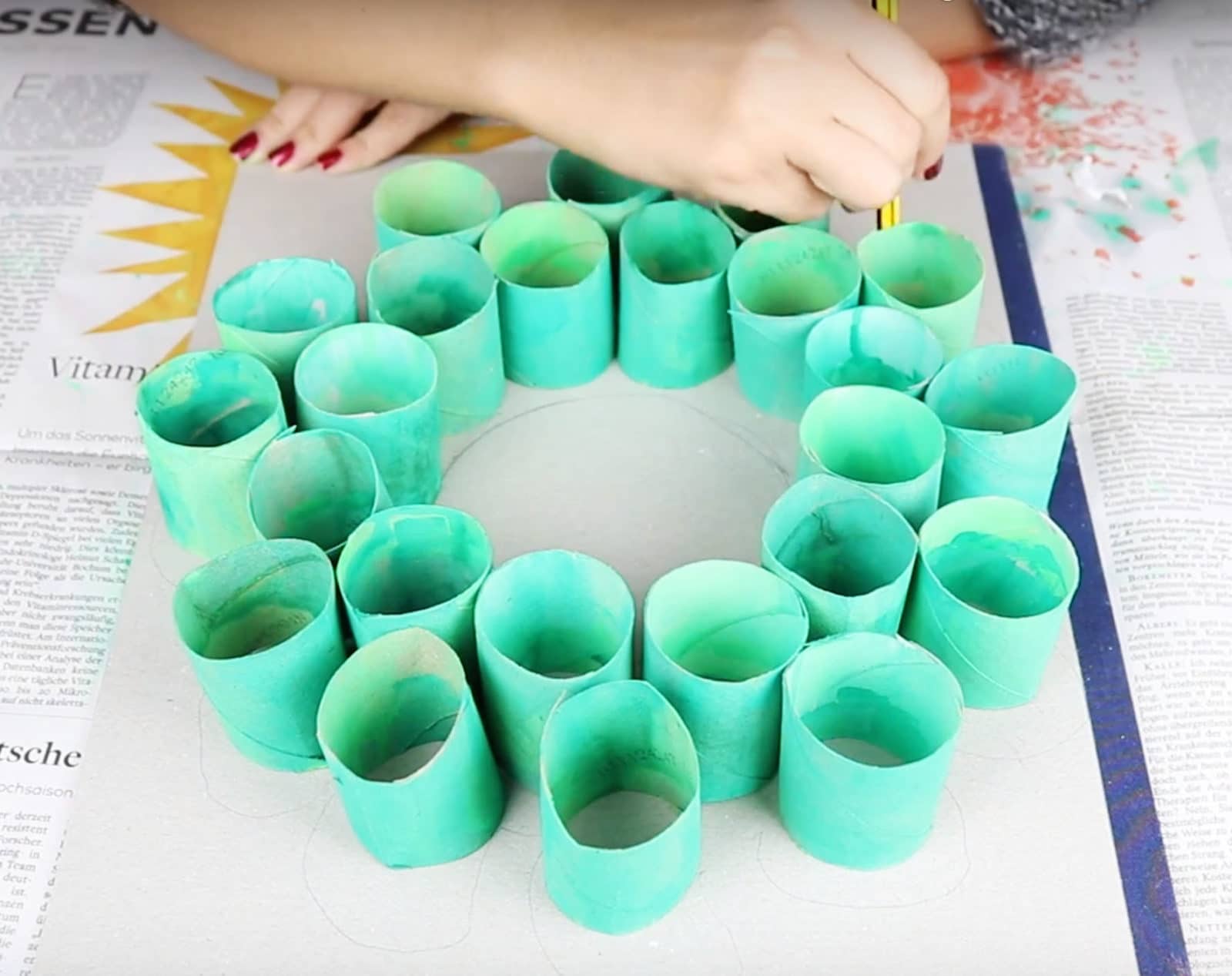 Upcycling Adventskalender aus Toilettenpapierrollen