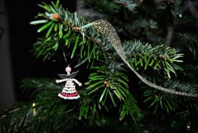 DIY Weihnachtsdeko: Engel basteln aus Perlen
