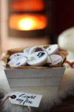 Come on baby, light my fire! DIY für Kaminanzünder ohne Chemie – einfach und schnell selbstgemacht. Eine ganz heiße Geschenkidee!