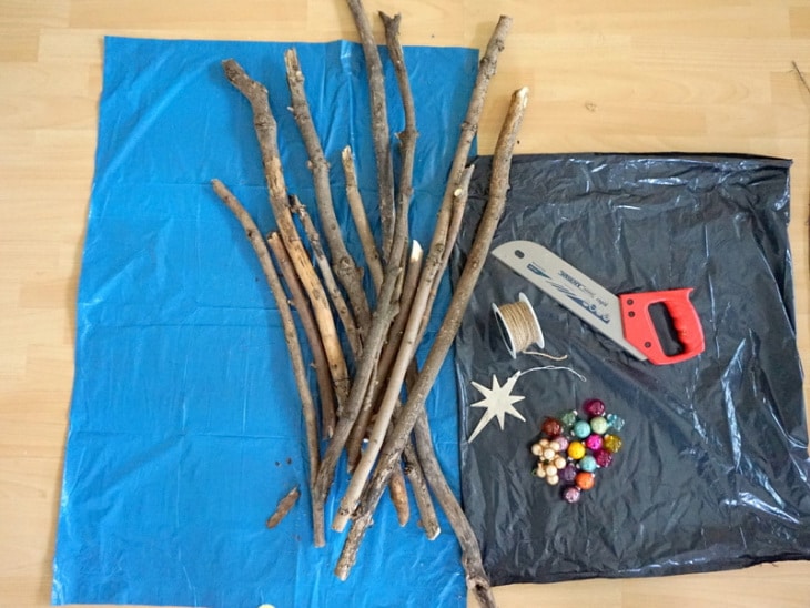 Wiederverwendbarer Weihnachtsbaum aus Ästen