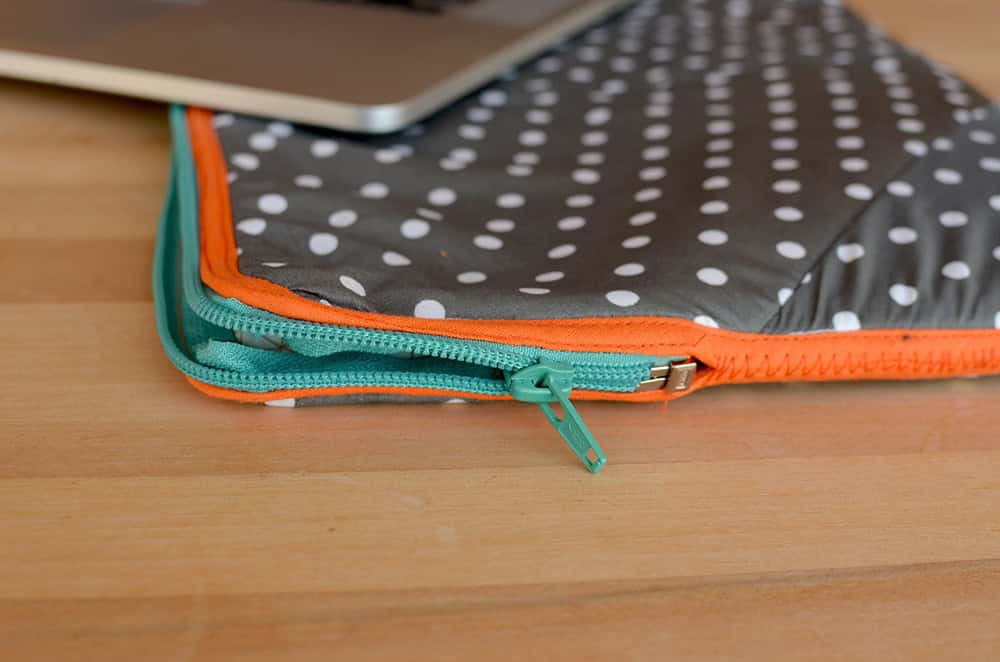 Regenschirm-Upcycling: wasserabweisende Laptophülle nähen