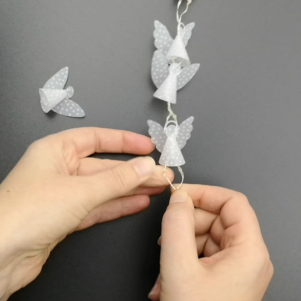 Mini-Weihnachtsengel-Lichterkette [mit Vorlage]