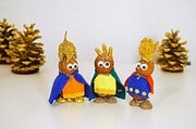 Niedliche Krippenfiguren aus Kastanien und Nüssen basteln