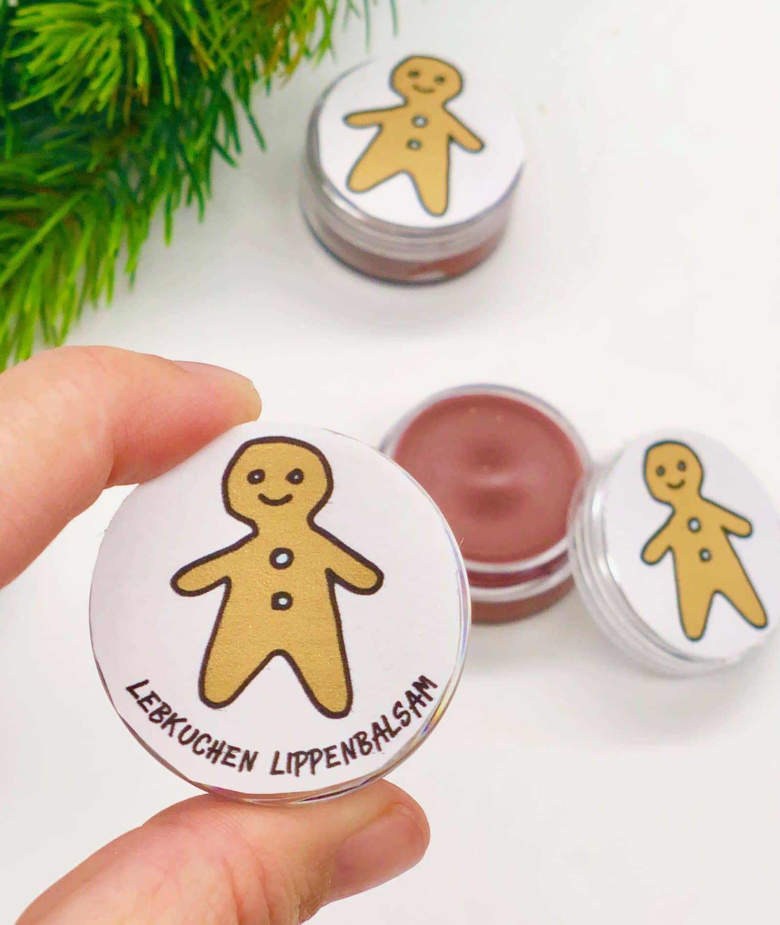 Lebkuchen Lippenbalsam selber machen – Last Minute Weihnachts-Geschenk