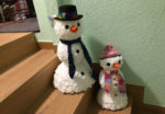 Schneemann basteln aus Wattepads