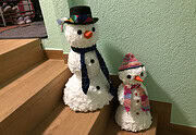 Schneemann basteln aus Wattepads