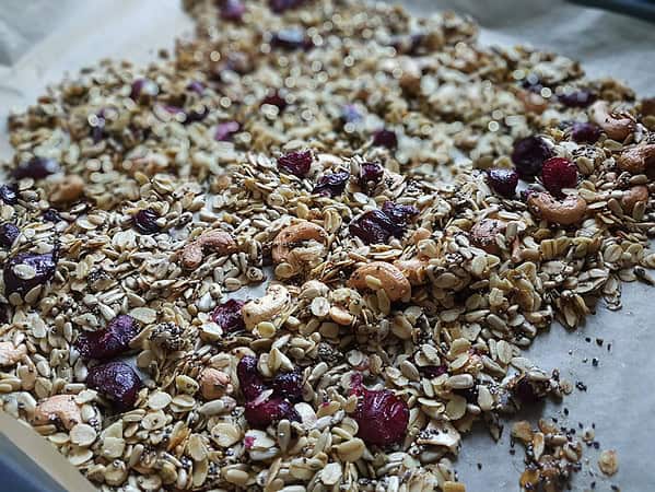 Leckere Kirsch-Granola: So machst du Müsli selbst