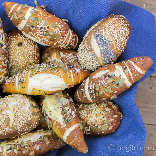 Laugengebäck mit Körnertopping – selbstgebacken zum Osterbrunch [Birgit D]
