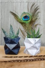 DIY Vasen oder Übertöpfe ganz einfach aus Papier falten