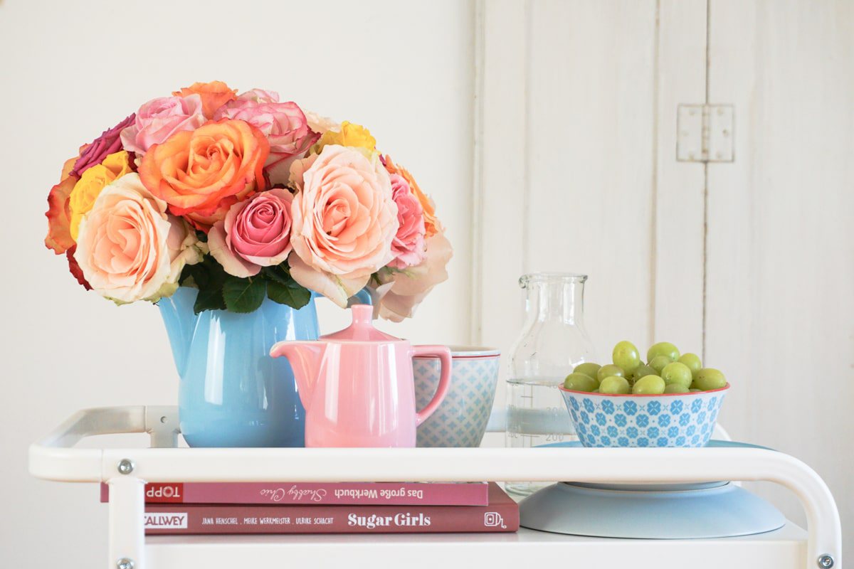 Lifehack: eine Kaffeekanne als Vase