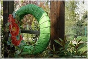 Dekoidee Garten Kranz für den Garten / Türkranz Upcycling mit Wachstuch