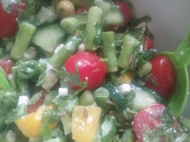 Griechischer Bauernsalat mit Spargel