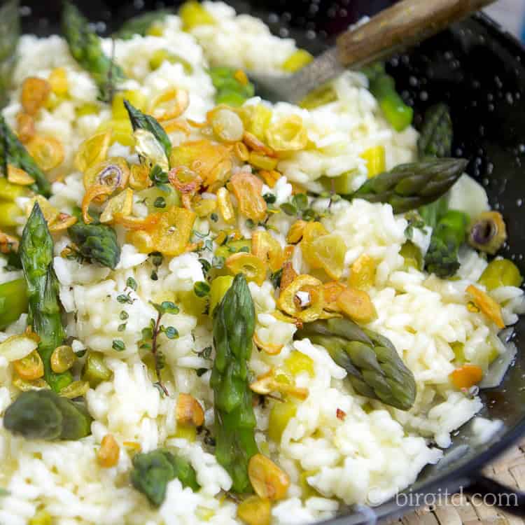 Spargelrisotto mit frittierten Knoblauchchips [Birgit D]