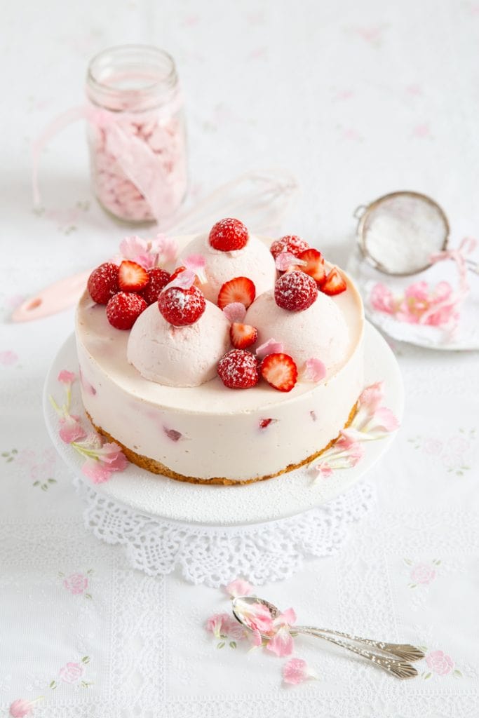 „ERDBEER-MOUSSE-TORTE!“