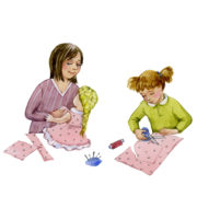 Zwei Kinder nähen gemeinsam an einem Stoffprojekt, mit Nadel, Faden und Stoffstücken, kreative Handarbeit für Kinder, nachhaltiges Basteln, DIY-Handwerk.