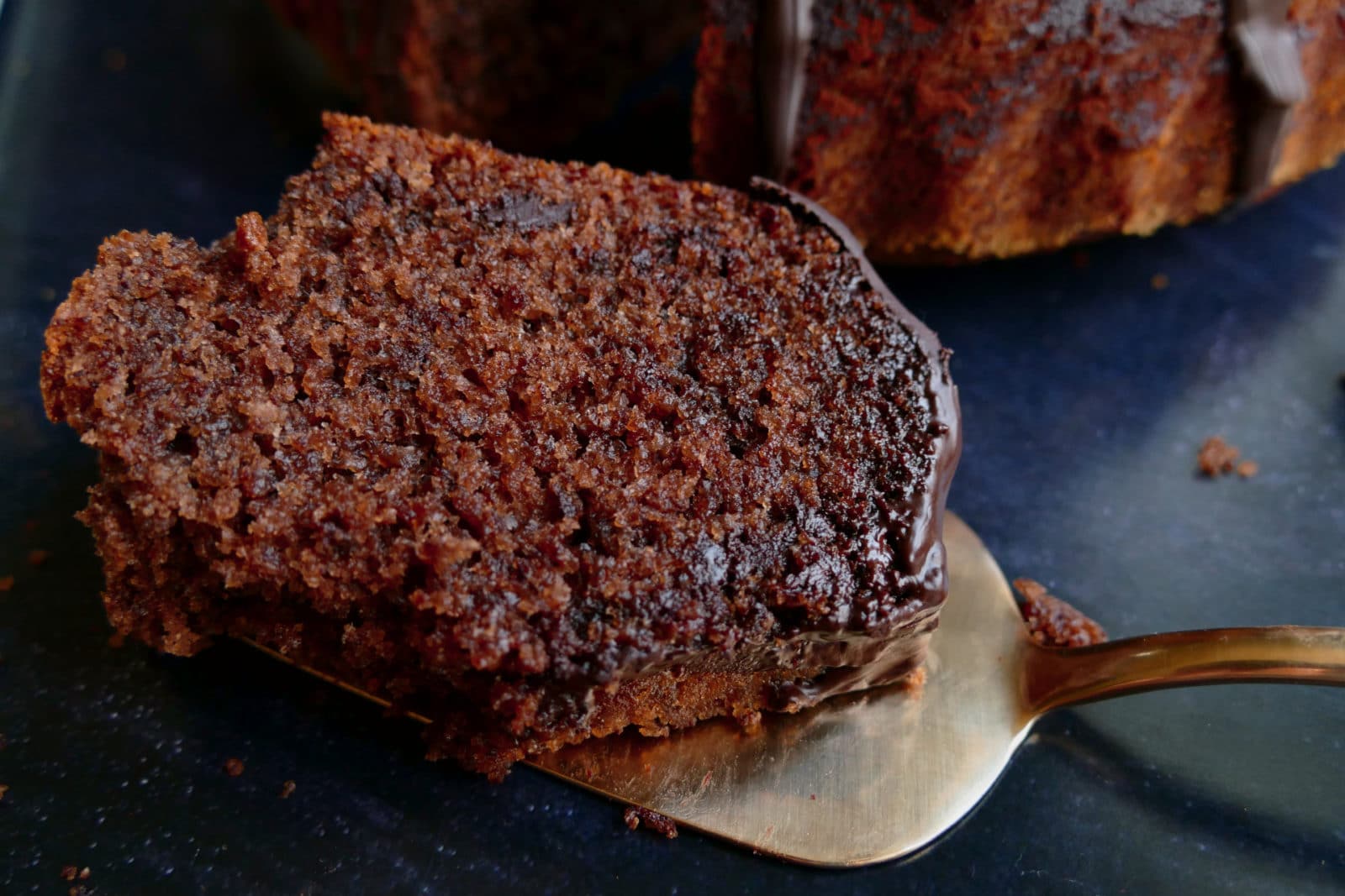 Rotweinkuchen von Oma Erna in der Kranz- oder Gugelhupfform