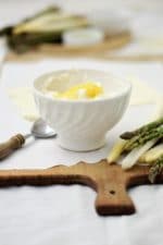 Schnelle Blätterteigtaschen mit Spargel und Ricotta. Oh Du schöne Spargelzeit!