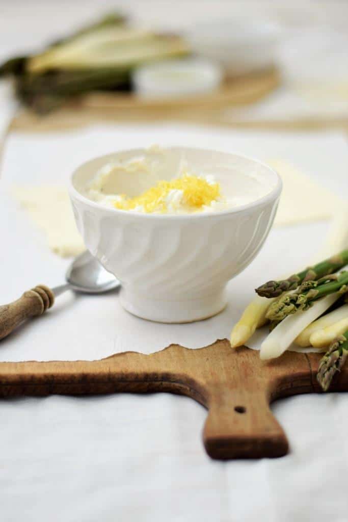 Schnelle Blätterteigtaschen mit Spargel und Ricotta. Oh Du schöne Spargelzeit!