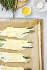 Schnelle Blätterteigtaschen mit Spargel und Ricotta. Oh Du schöne Spargelzeit!