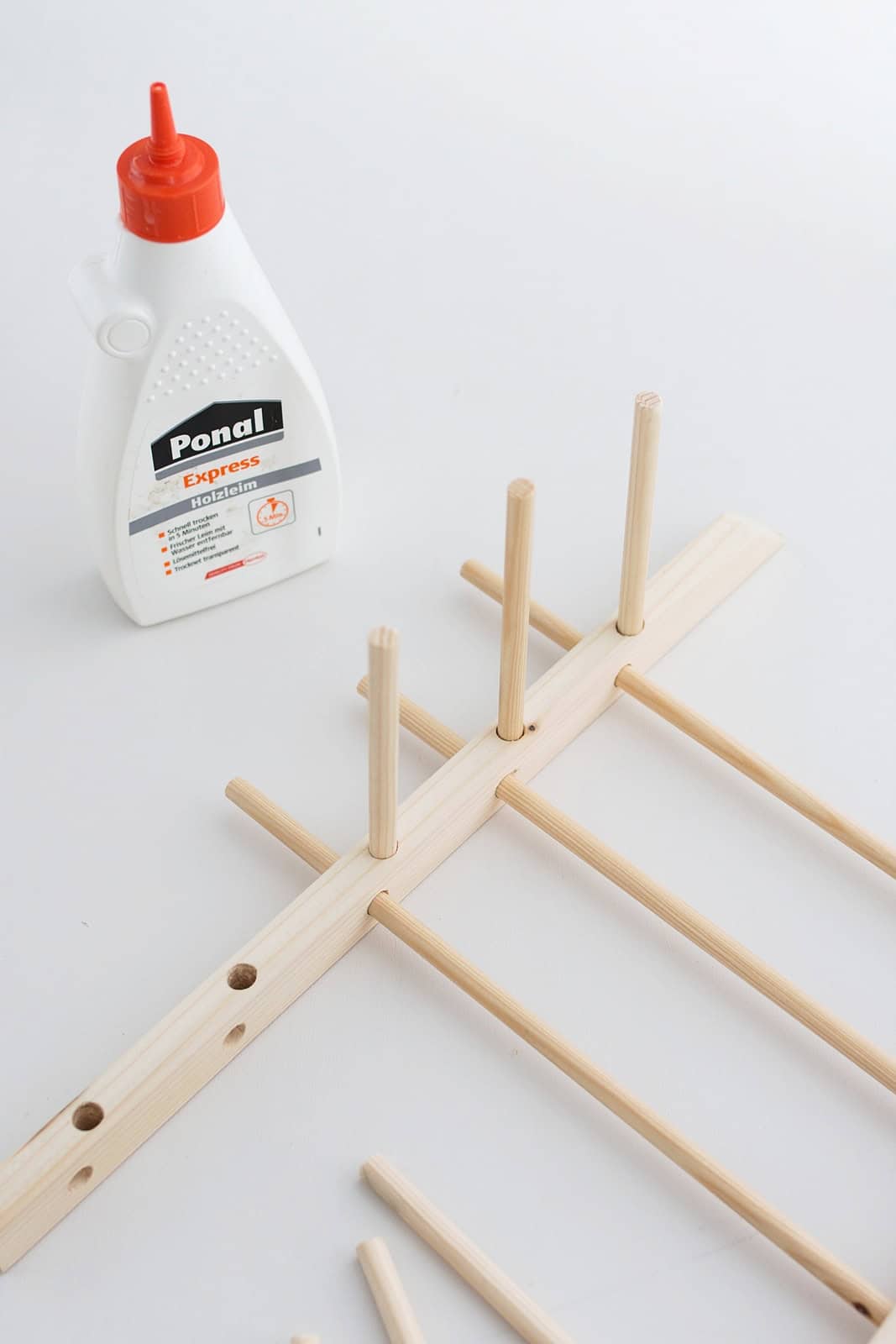 Einfaches Sonnenbrillen-Display aus Holz bauen