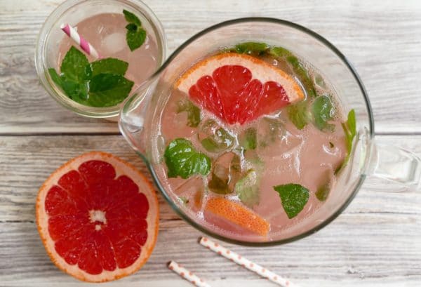 Grapefruit-Limonade mit Minze – Pink Grapefruit Soda