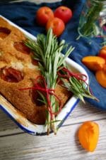 Aprikosenkuchen – Ein Sommerkuchen mit Rosmarin