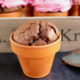 Rosen Cupcakes im Terracotta-Blumentopf