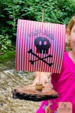 Schwimmende Schiffe aus Rinde und Papier (Kostenlose Bastelanleitung)