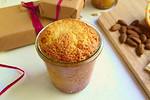 Orangenkuchen mit Mandeln und weißer Schokolade – Ein Kuchen im Glas