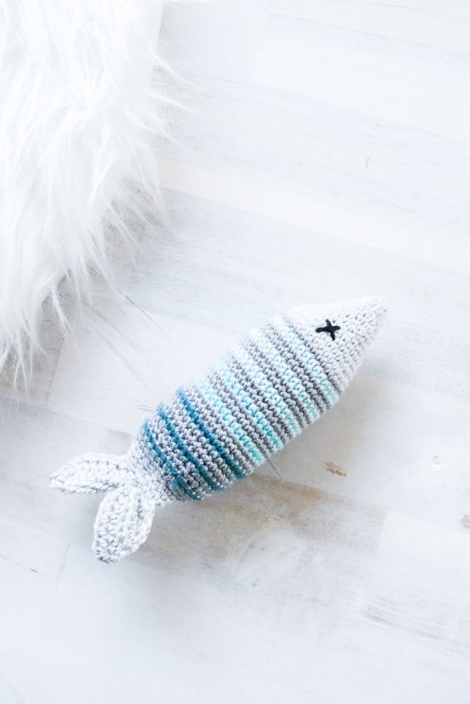 Spielzeugfisch für die Katze häkeln