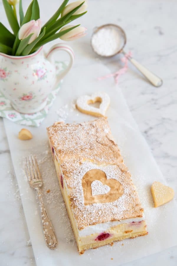 „ HIMMLISCHER KÄSEKUCHEN VOM BLECH MIT HIMBEEREN UND BAISER!"