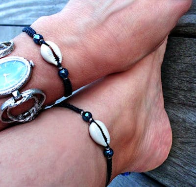 Armband und Fußbändchen, Set mit blauen Hämatitperlen, Fußband. minimal, edles Freundschaftsarmband, für Sie und Ihn, Muschelarmband,Partner