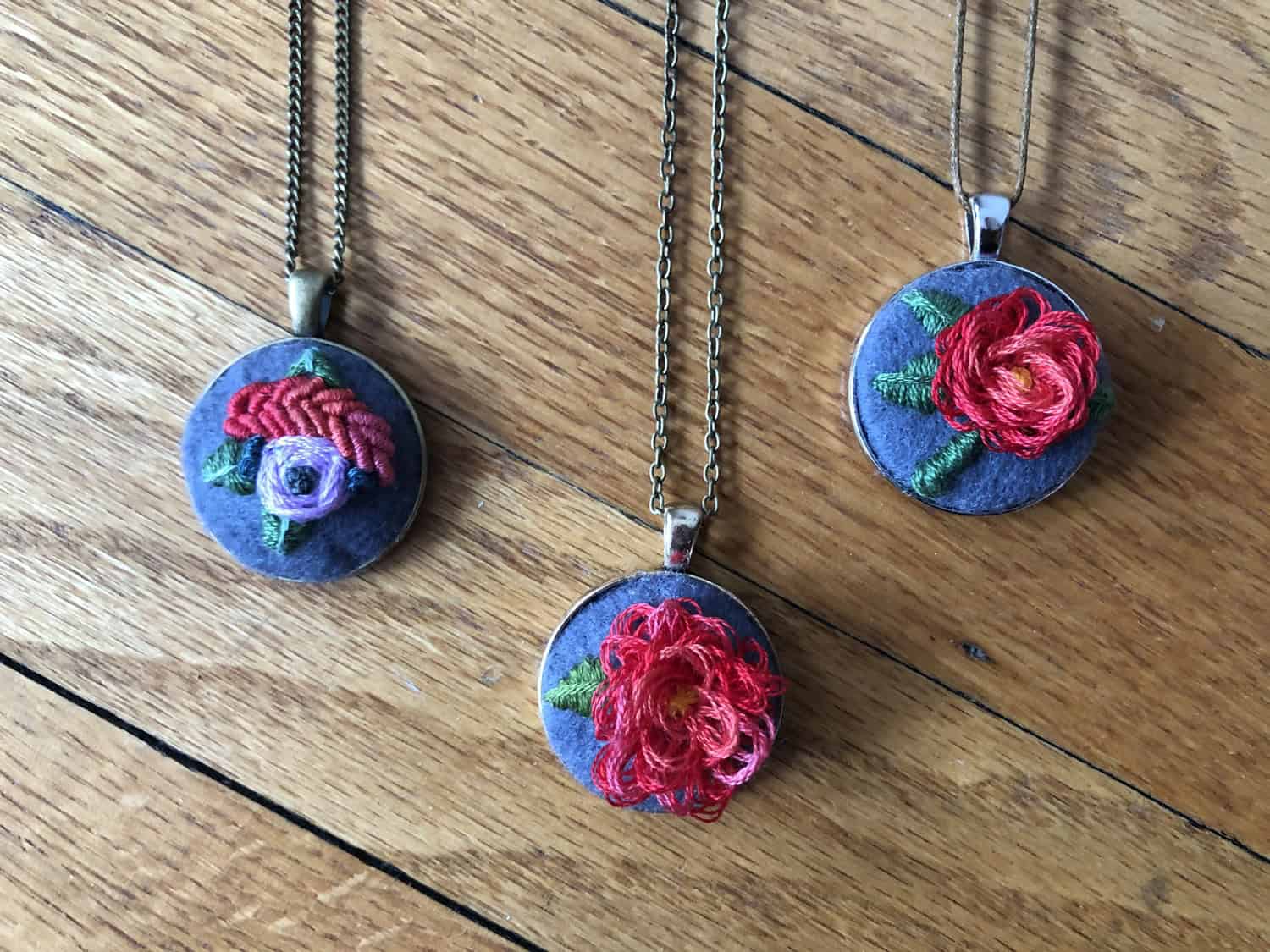 Schöne Anhänger sticken als Muttertagsgeschenk