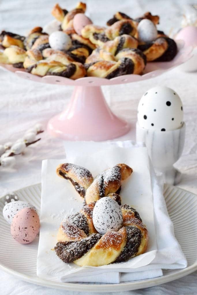 Die Hasen sind los! Einfache Blätterteighasen mit Mohnfüllung zu Ostern Yummy Bunny!