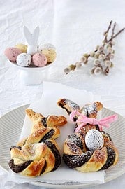 Die Hasen sind los! Einfache Blätterteighasen mit Mohnfüllung zu Ostern – Yummy Bunny!